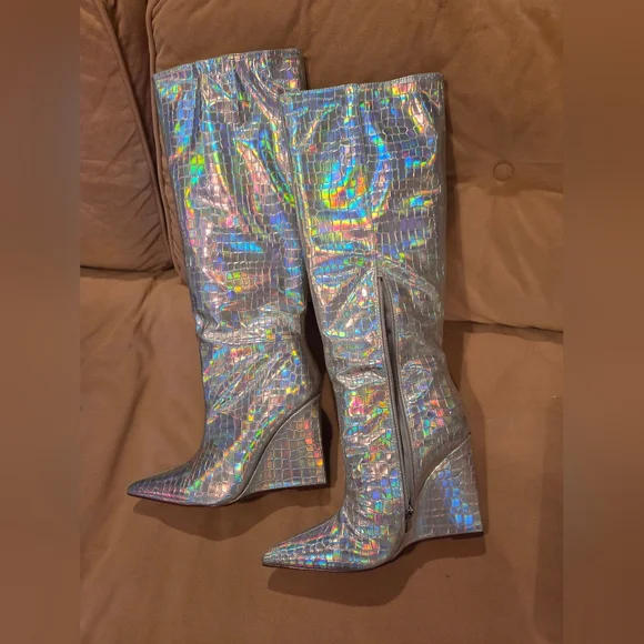 Holographic Knee-High Heeled Silver Boots - Picture 2 of 8